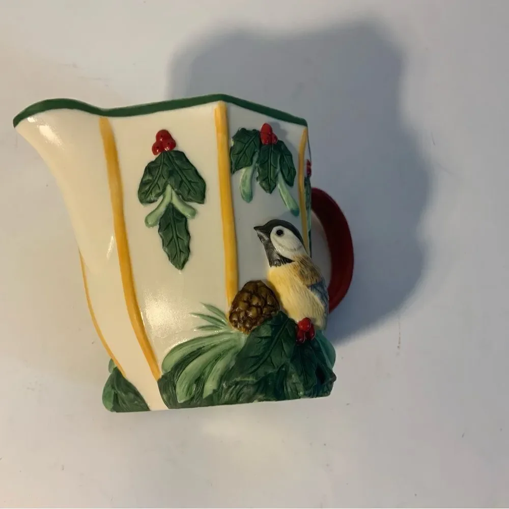 Lenox WINTER GREETINGS EVERY DAY Sculpted Creamer 8 Ounce GREAT CONDITION